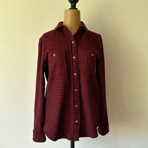 Faherty sz S red black checked super soft long sleeve button down shirt GVUC